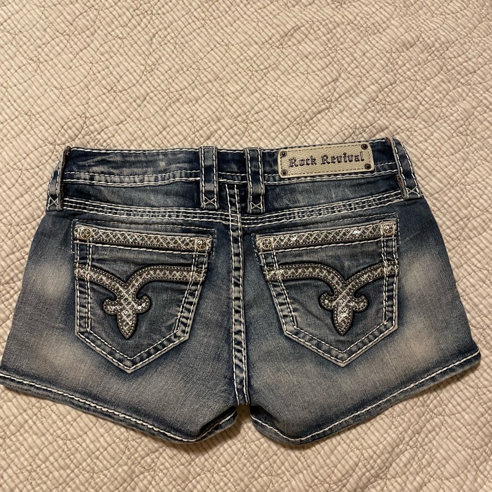 COPY - Rock Revival size 27 shorts